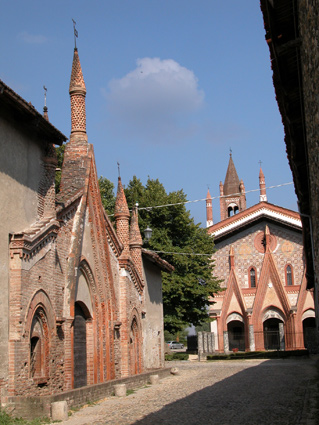 Facciata della chiesa e dell'Ospedale