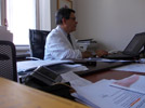 Il Prof. Fassino  nel suo studio