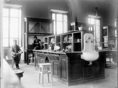 Antico laboratorio chimico