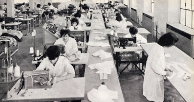 Camiciaie in una foto d'epoca