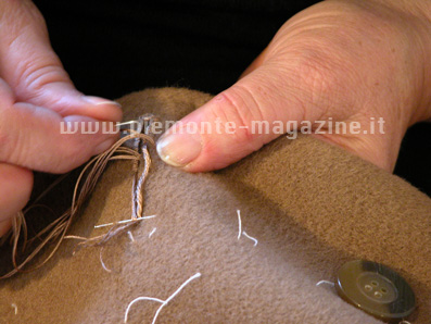 Cucitura di un occhiello - Sartoria Daidone